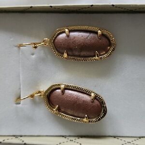 Pair of Dangling Earrings Mauve Color, Gold accents